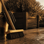 nettoyer dalle de terrasse avec balai brosse et seau