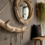 Idées déco bois flotté ambiance nature : porte-bijoux en bois flotté et miroir rond