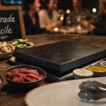 Recette pour pierrade : pierre chauffée, viandes et sauces fraîches