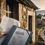 Petite maison de campagne à vendre en Aveyron, plan cadastral et diagnostics à vérifier.
