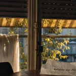 Rafraichir une piece : drap humide près de la fenêtre sans clim